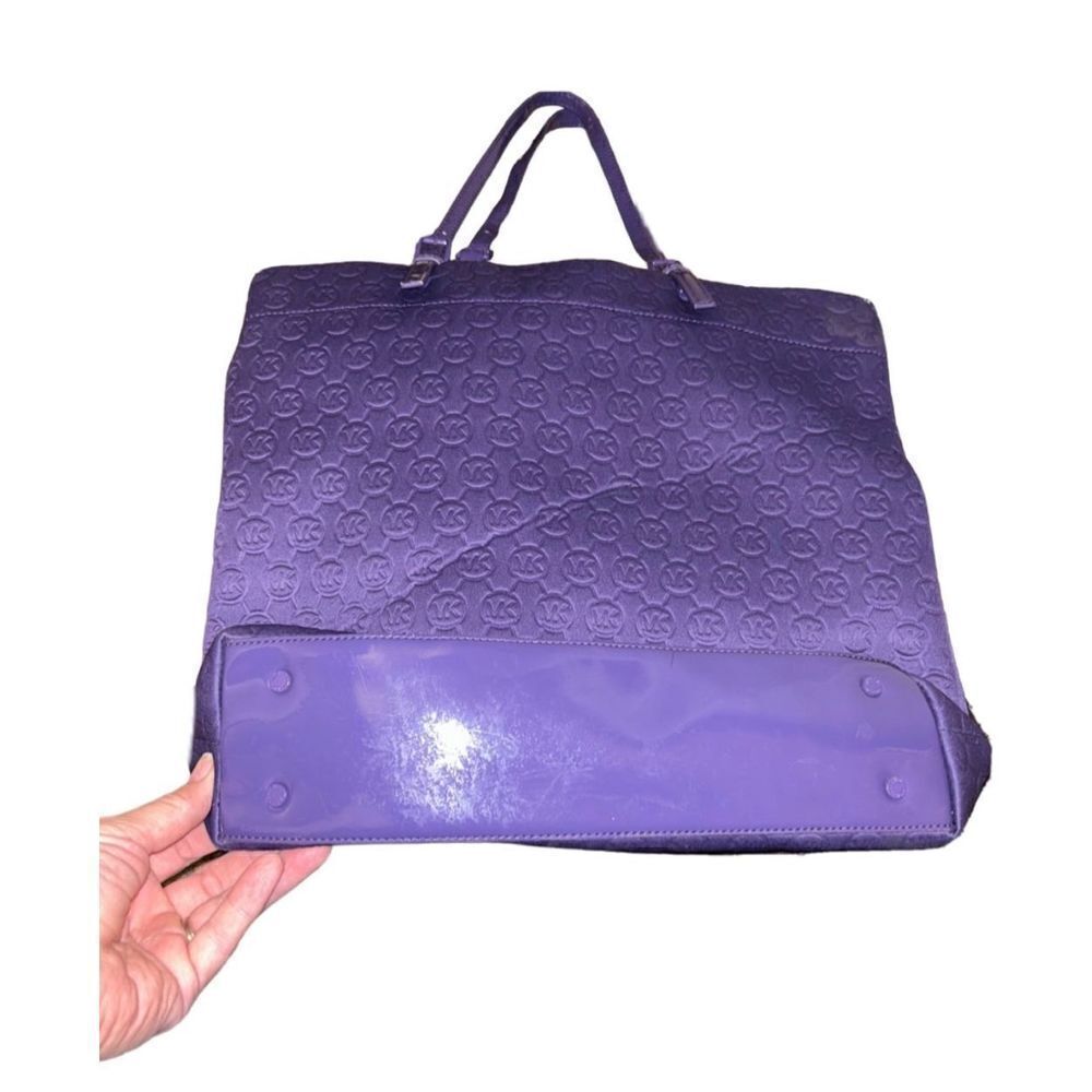 Michael Kors Signature Neoprene Large Purple Tote - Picture 3 of 6